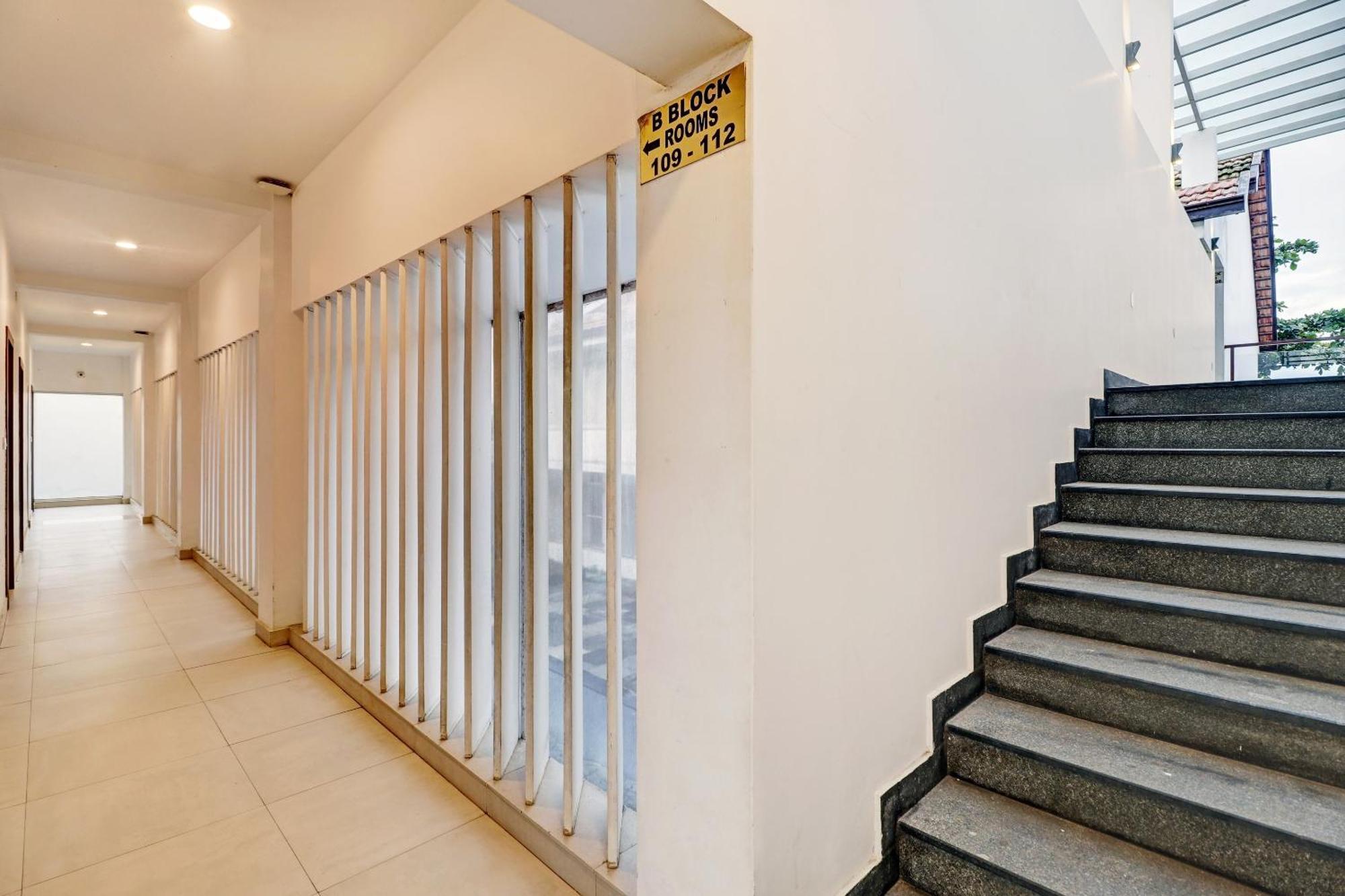 Townhouse Oak Edassery'S Sealine Villa Stay Коччи Экстерьер фото