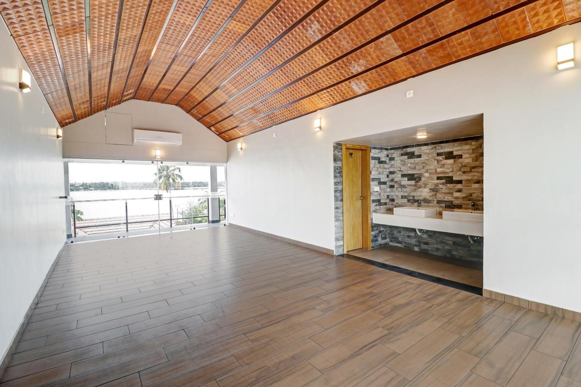 Townhouse Oak Edassery'S Sealine Villa Stay Коччи Экстерьер фото