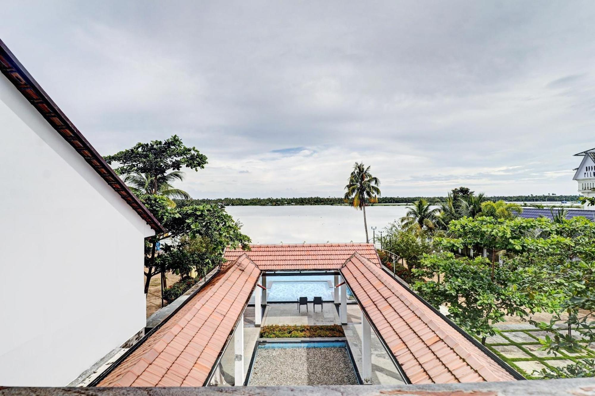 Townhouse Oak Edassery'S Sealine Villa Stay Коччи Экстерьер фото