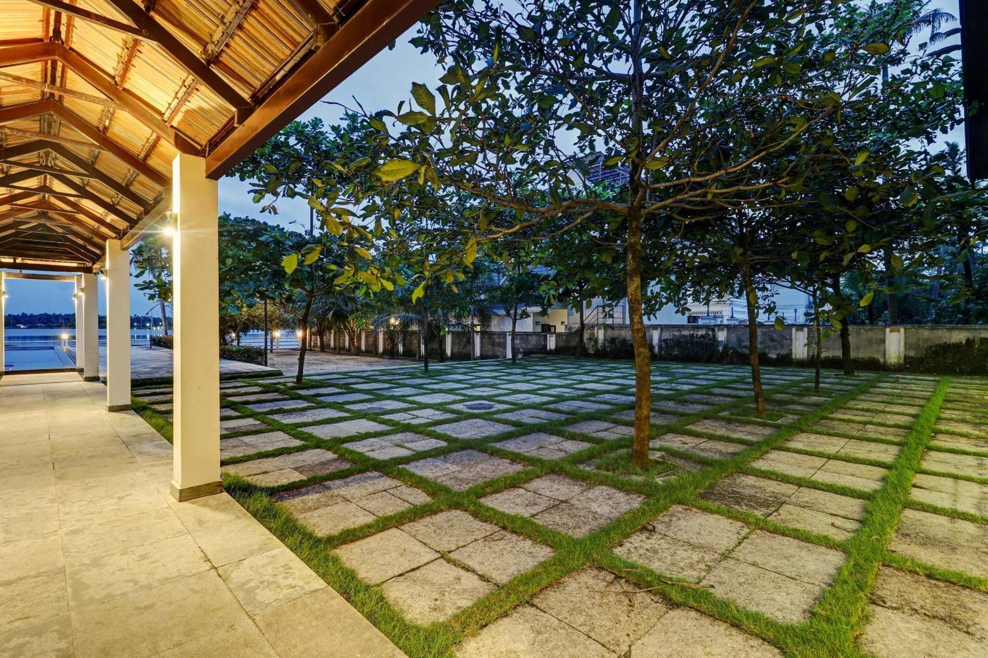 Townhouse Oak Edassery'S Sealine Villa Stay Коччи Экстерьер фото
